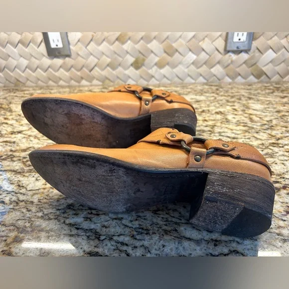 Frye Cognac Carson Leather Harness Ankle Boot Clogs with Buckle Detail Size 11 - Picture 6 of 6